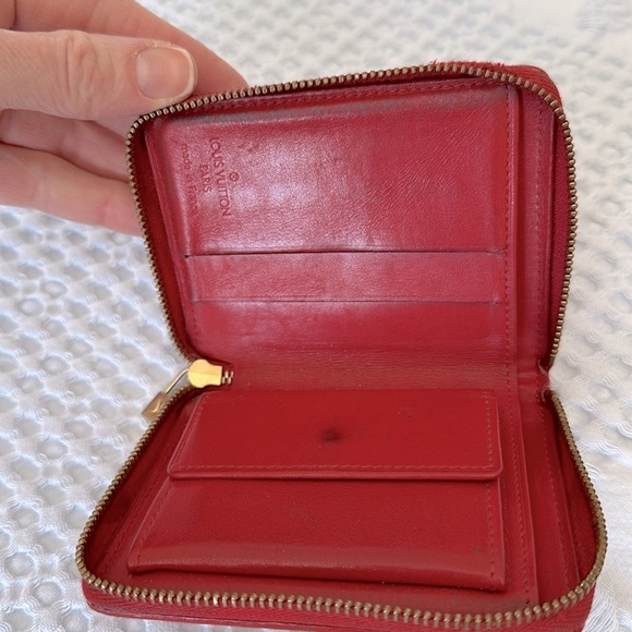 Authentic Louis Vuitton Vernis Zippy Coin Purse, red - Picture 7 of 13